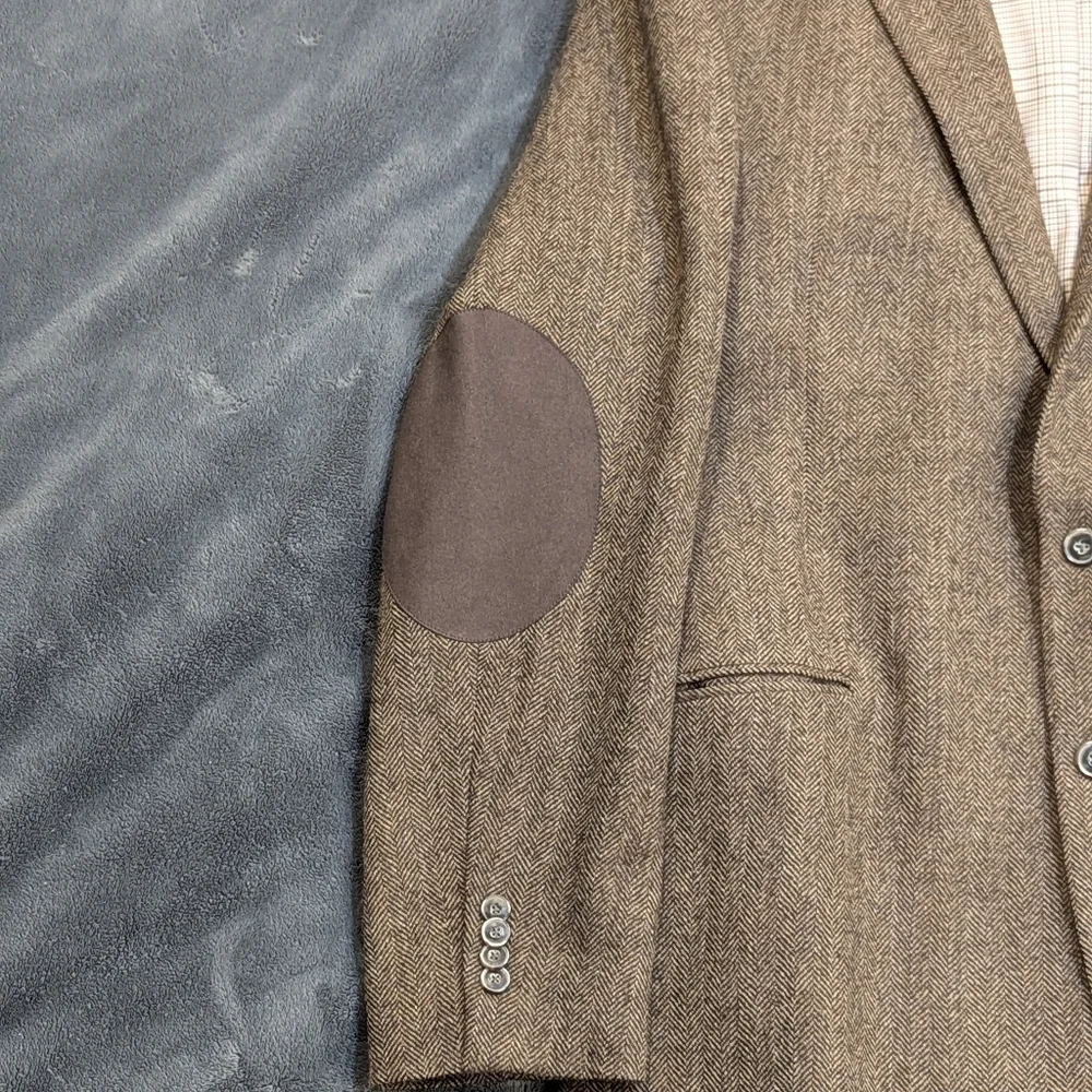 Jos.A.Bank Men's Herringbone Brown 100% Wool Blazer With Suede Elbow Patches 44L